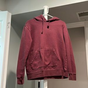 maroon color sweatshirt